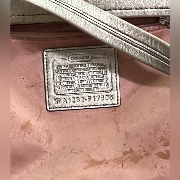 Vintage Coach Ashley White Silver Leather Shoulder Handbag With Matching Wallet - Picture 11 of 11